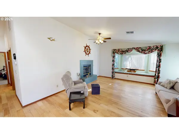 Brookings, OR 97415,1389 GLENWOOD DR