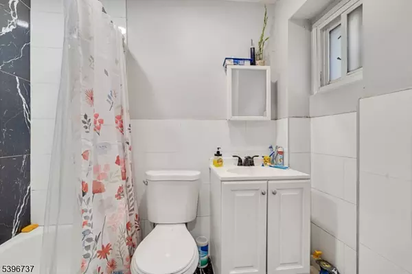 Bloomfield Twp., NJ 07003,14 Crown St