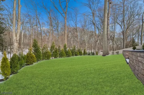 Madison Boro, NJ 07940,6 Buttenheim Ter