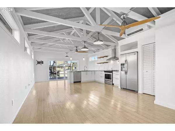 Portland, OR 97217,252 N Tomahawk drive