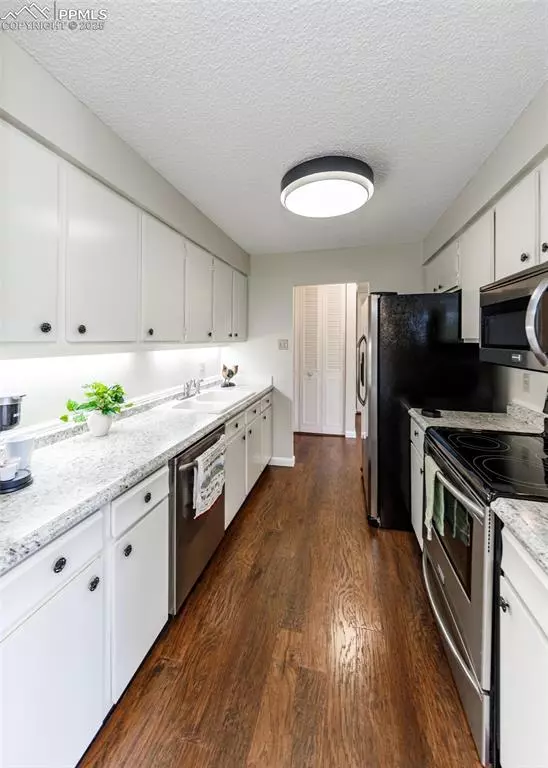 Colorado Springs, CO 80910,411 Lakewood CIR #B1009