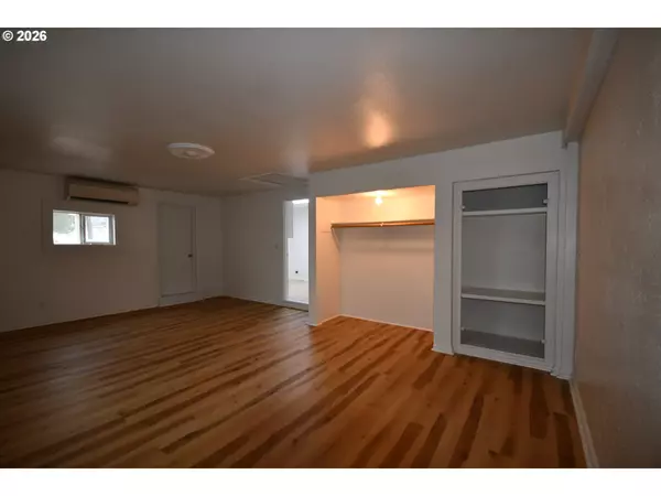 The Dalles, OR 97058,918 SNIPES ST