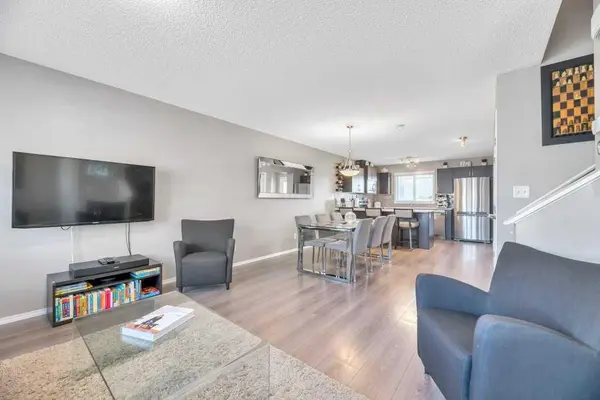 12 Skyview Point CRES NE, Calgary, AB T3N 0M1