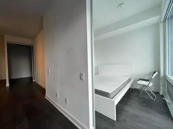 Toronto C08, ON M4Y 1L8,3 Gloucester ST W #1710