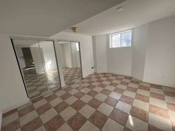 Toronto C14, ON M2N 4E3,298 Mckee AVE