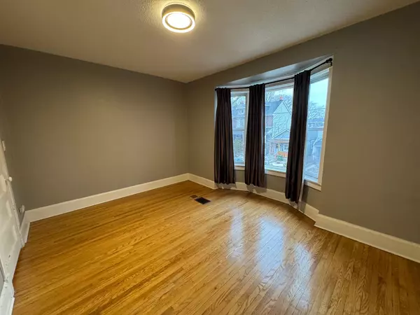 Toronto E01, ON M4M 3B7,22 Bushell AVE