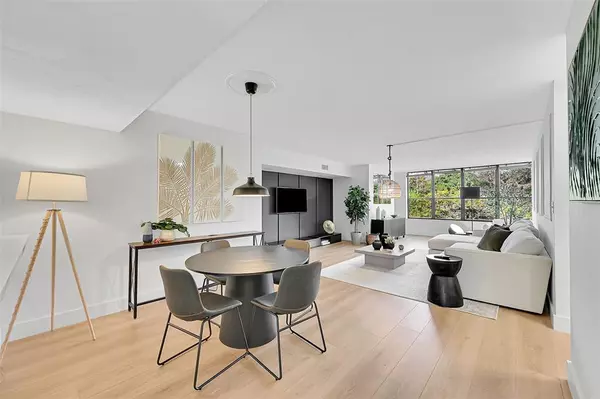 2660 N Carambola Cir #202, Coconut Creek, FL 33066