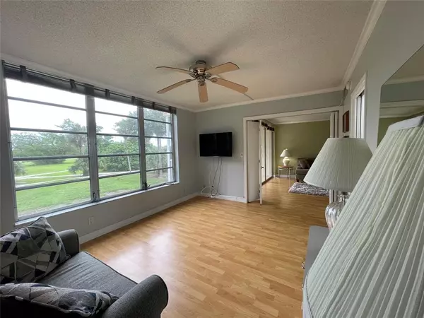 Pompano Beach, FL 33069,3051 S Palm Aire Dr #204