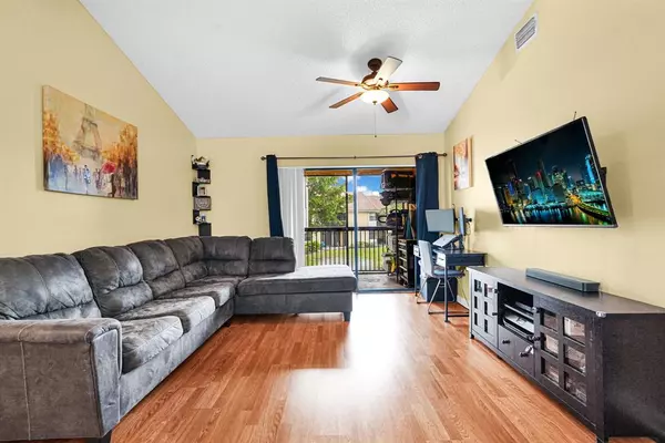 Pompano Beach, FL 33067,5861 Riverside Dr #206