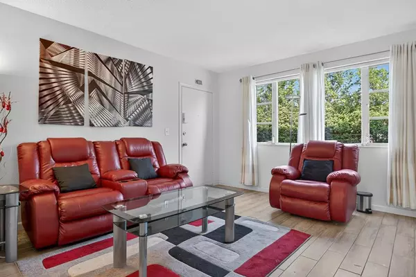 Pompano Beach, FL 33060,418 S Cypress Rd #110