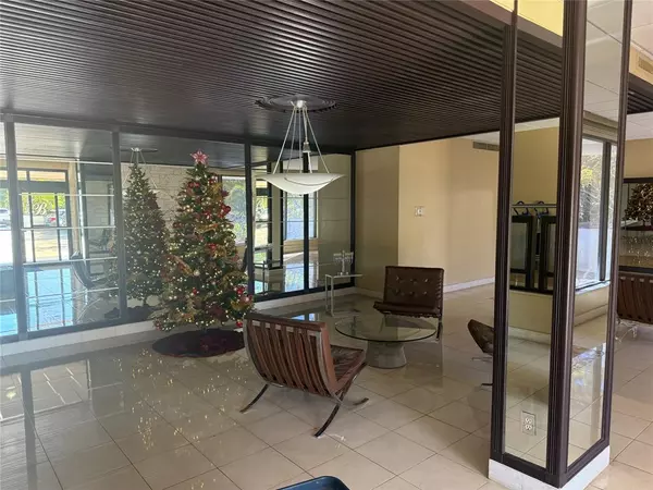 Miami, FL 33180,3375 N Country Club Dr #1005