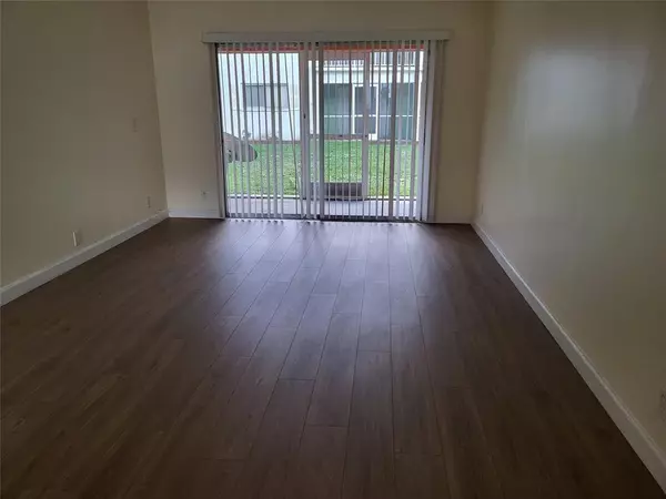 West Palm Beach, FL 33403,1501 Crescent Cir #B12