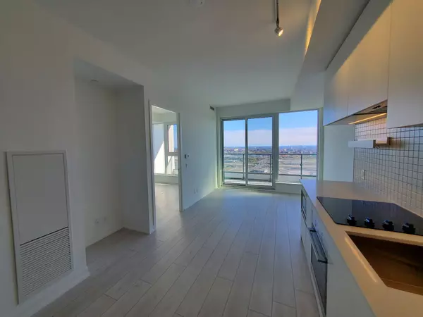 Vaughan, ON L4K 0J5,5 Buttermill AVE #5105