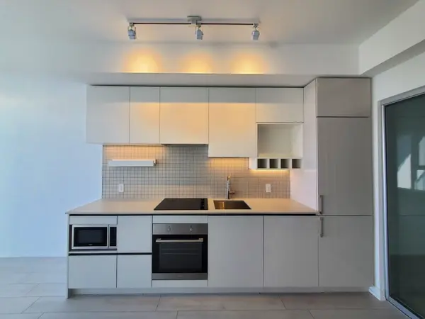 Vaughan, ON L4K 0J5,5 Buttermill AVE #5105