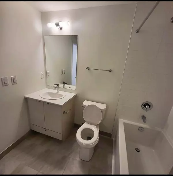 Toronto W04, ON M6M 0C4,165 Canon Jackson DR #408