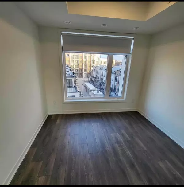 Toronto W04, ON M6M 0C4,165 Canon Jackson DR #408