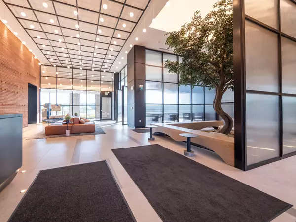 Oakville, ON L6H 7X9,3220 William Coltson AVE #213