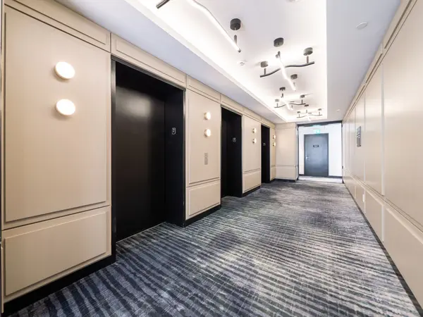 Oakville, ON L6H 7X9,3220 William Coltson AVE #213