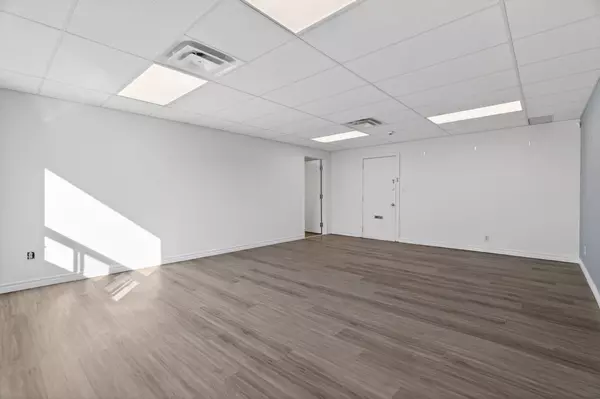 Oakville, ON L6J 1N6,260 Church ST #207