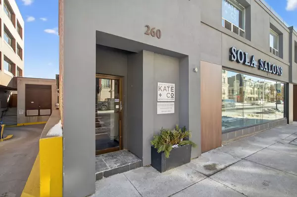 Oakville, ON L6J 1N6,260 Church ST #206