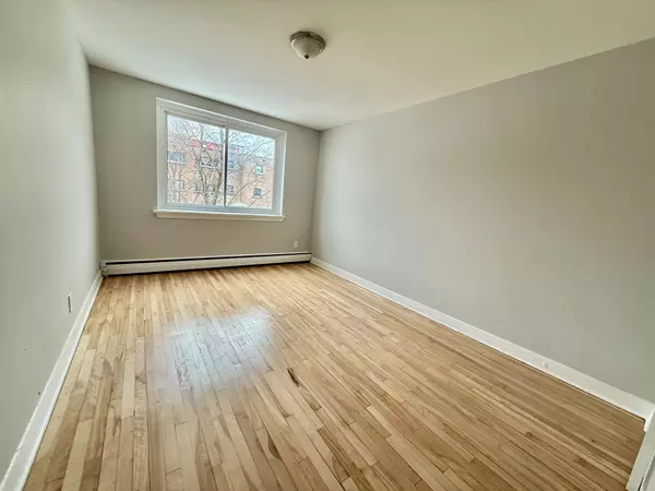 Carlington - Central Park, ON K1Z 8H2,1455 Morisset AVE #15