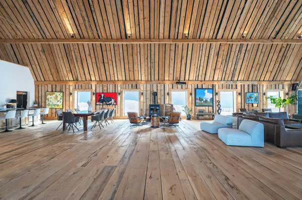 Kanata, ON K0A 1L0,877 Huntmar DR