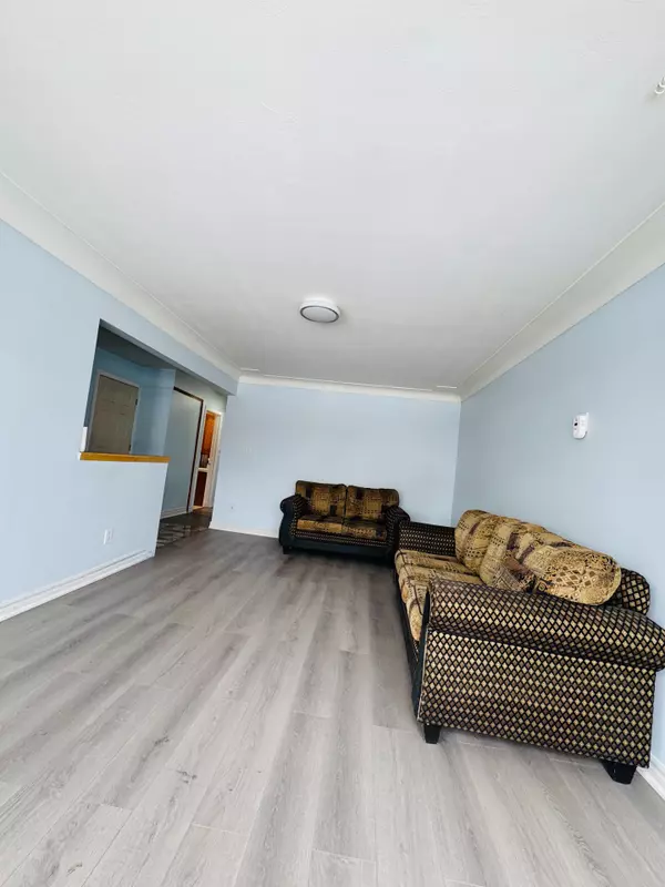 Hamilton, ON L9A 2Y6,20 Terrace DR