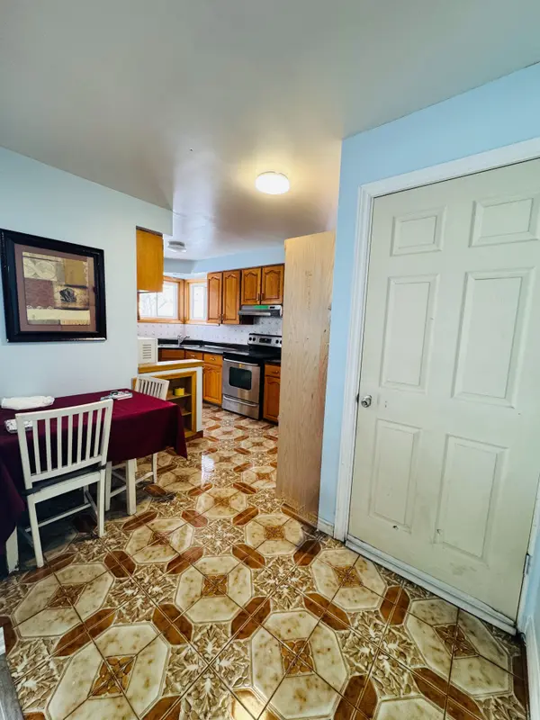 Hamilton, ON L9A 2Y6,20 Terrace DR