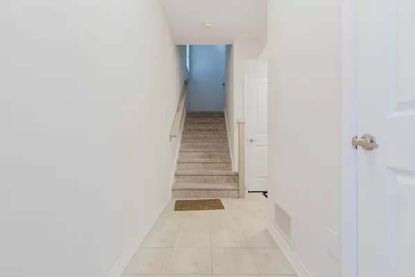 Cambridge, ON N1R 0C6,10 Birmingham DR #92