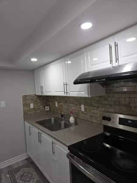 23 Lanark CIR #2, Brampton, ON L6X 5L3