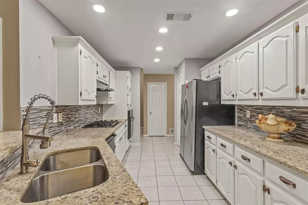 Desoto, TX 75115,853 Woodridge Circle