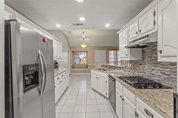 Desoto, TX 75115,853 Woodridge Circle