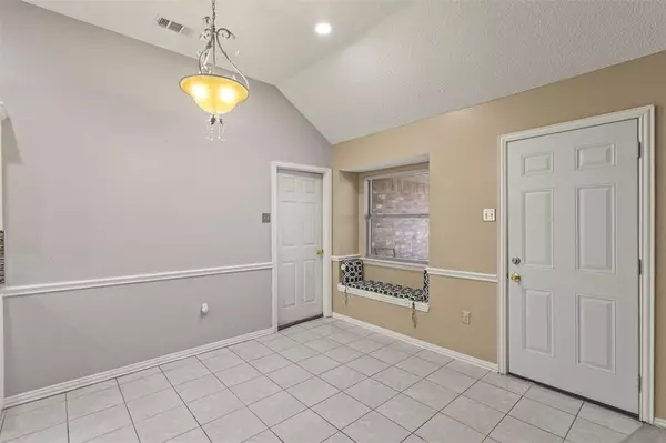 Desoto, TX 75115,853 Woodridge Circle