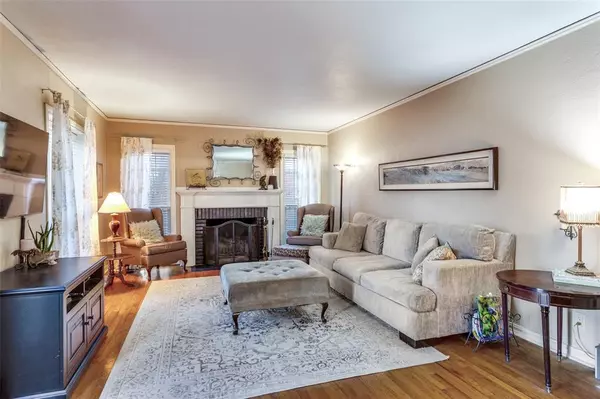 Fort Worth, TX 76109,3721 Westcliff Road S