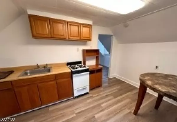 Elizabeth City, NJ 07201,474 Walnut St