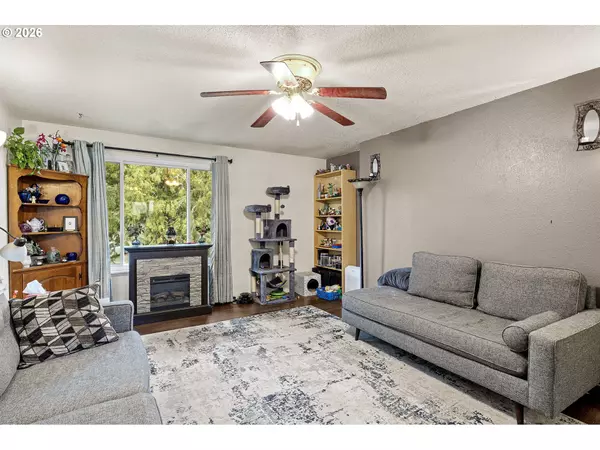 Roseburg, OR 97471,2133 NW WATTERS ST