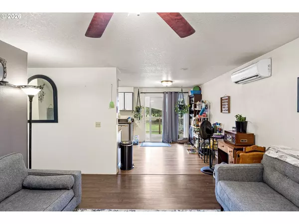 Roseburg, OR 97471,2133 NW WATTERS ST