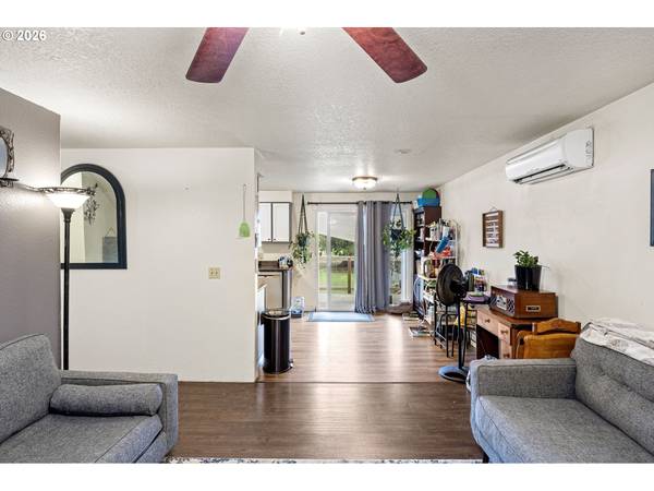 2133 NW WATTERS ST, Roseburg, OR 97471