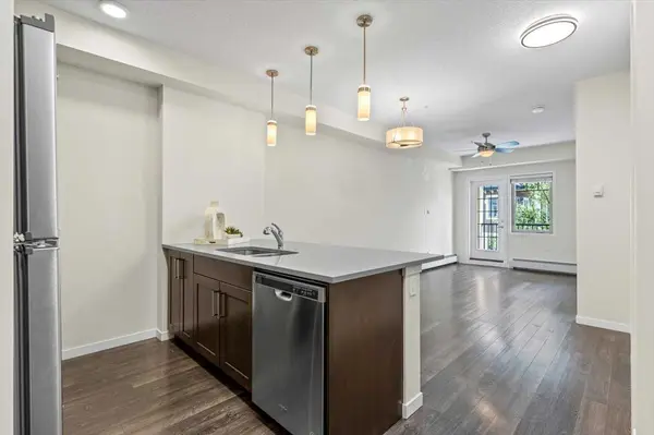 Calgary, AB T3M2R1,10 Mahogany Mews SE #218