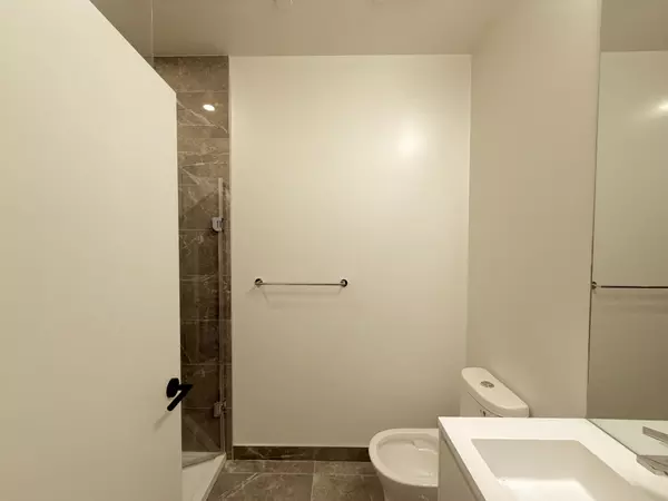 Toronto C13, ON M3C 0S4,1 Quarrington LN #2115