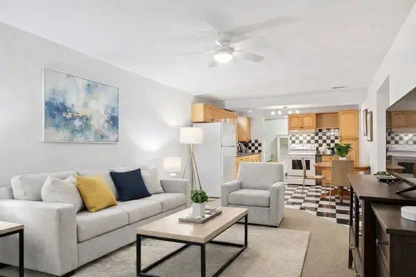 720 Leaside ST #lower, Pickering, ON L1W 2X1