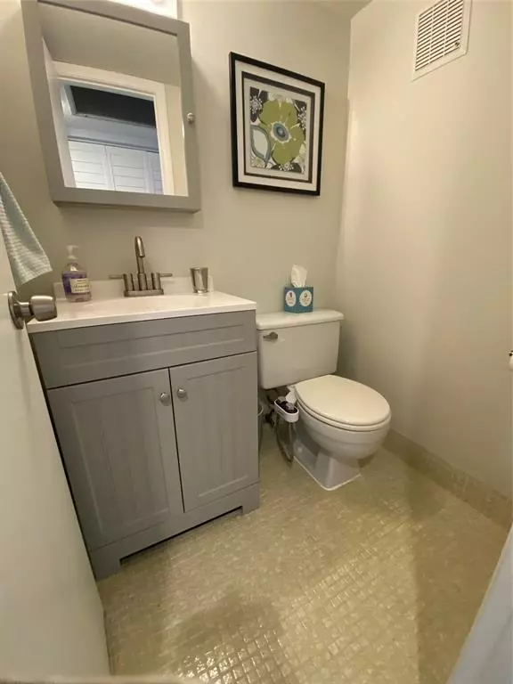 Deerfield Beach, FL 33442,1023 Cambridge B #1023