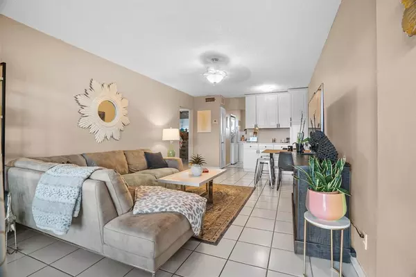 Lighthouse Point, FL 33064,2748 NE 28th Ave #13