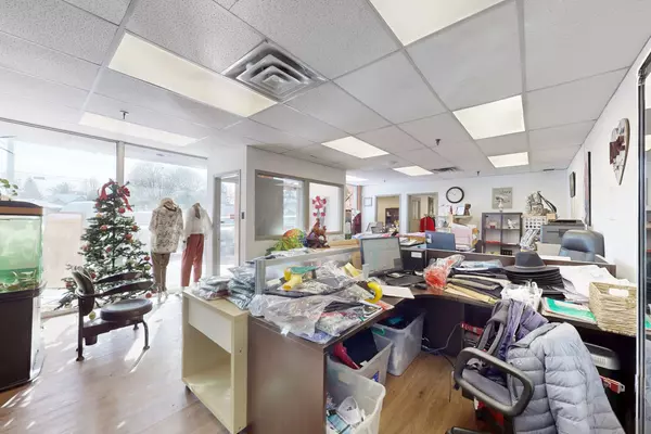 Markham, ON L3P 3P7,80 Bullock DR #6