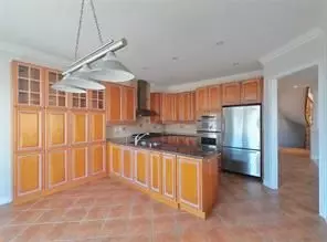 Oakville, ON L6H 7J6,2396 Darlington TRL