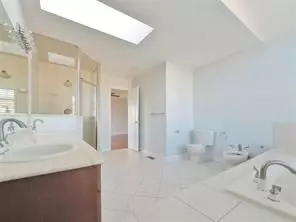 Oakville, ON L6H 7J6,2396 Darlington TRL