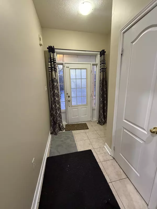 Brampton, ON L6V 4T1,15 Tailfin RD