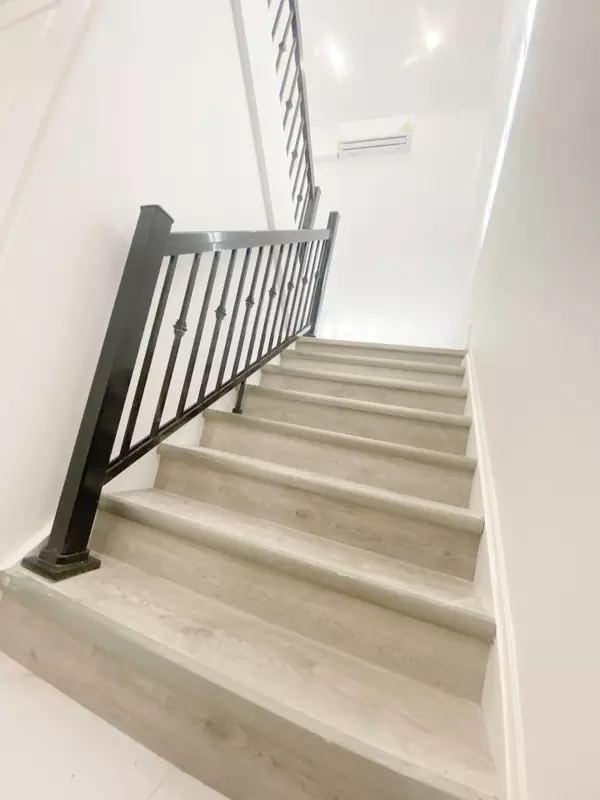 Toronto W02, ON M6H 1W7,81 Hallam ST #Room L201