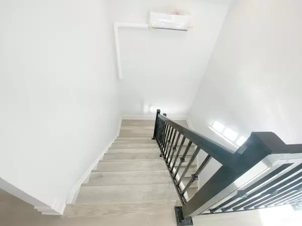 Toronto W02, ON M6H 1W7,81 Hallam ST #Room L201