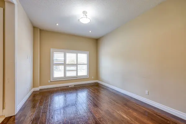 804 Normandy DR, Woodstock, ON N4T 0E6